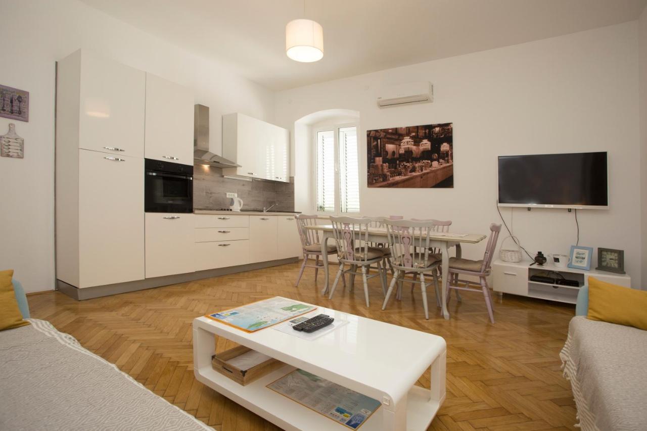 Town Place Apartment Spalato Esterno foto