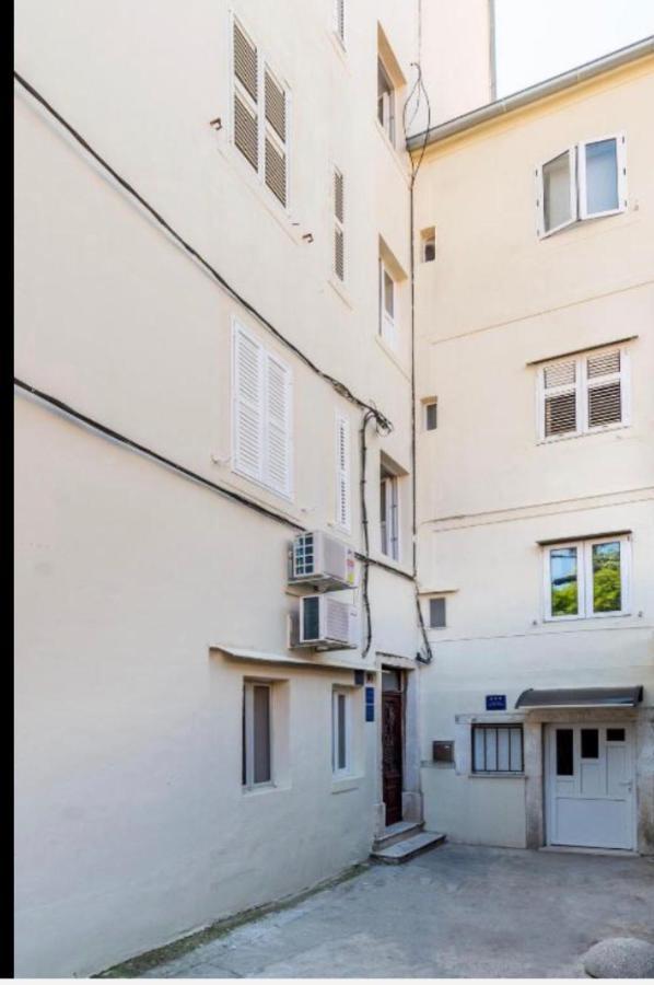 Town Place Apartment Spalato Esterno foto